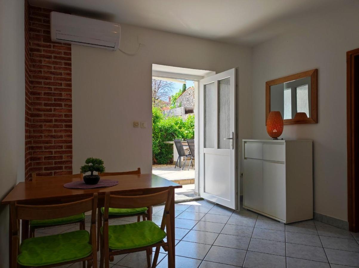 Apartment Rose Krk Town Eksteriør bilde
